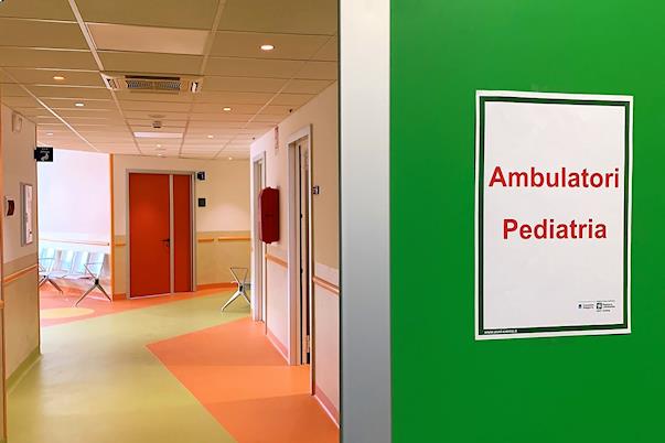 L'allestimento dei nuovi spazi dell'ambulatorio di pediatria.