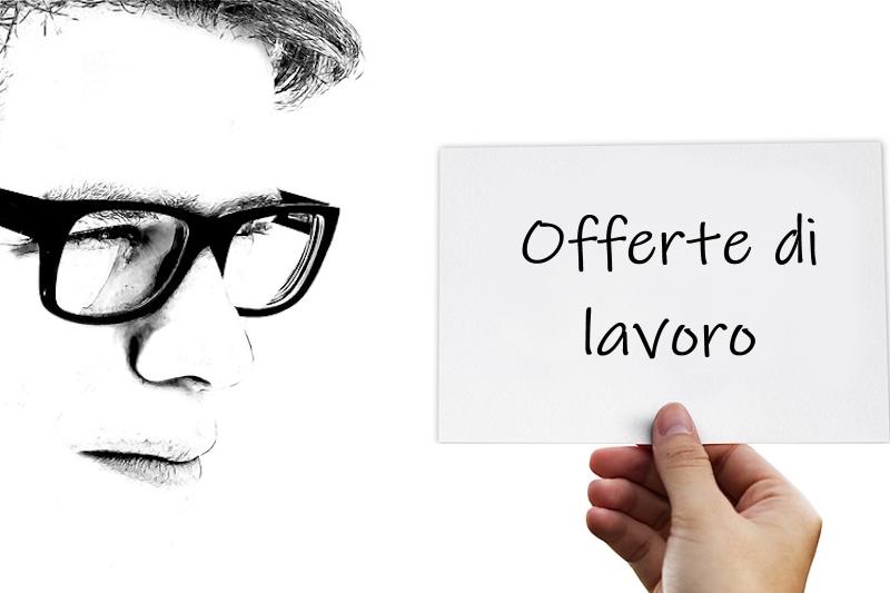 Biglietto con la scritta "Offerte di lavoro".
